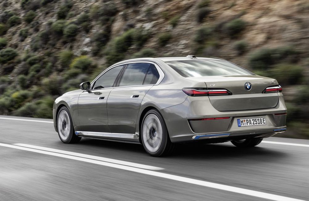 Preț BMW i7