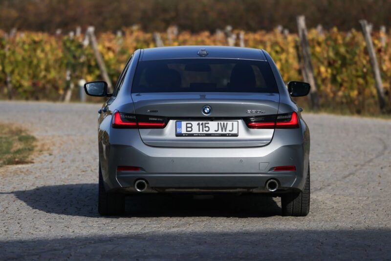 BMW 330e xDrive