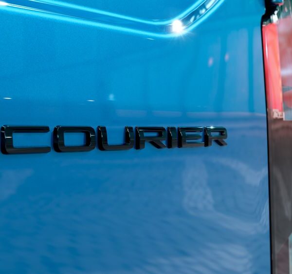 Ford E-Transit Courier