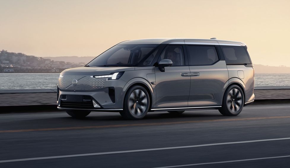 Volvo EM90