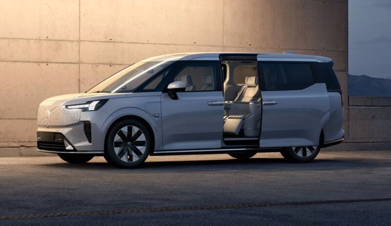 Volvo EM90
