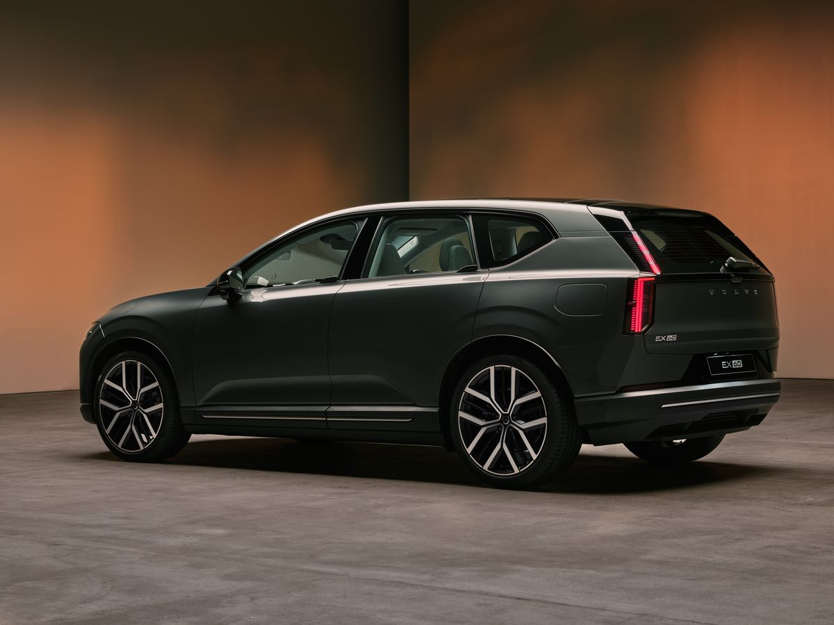 Volvo EX60