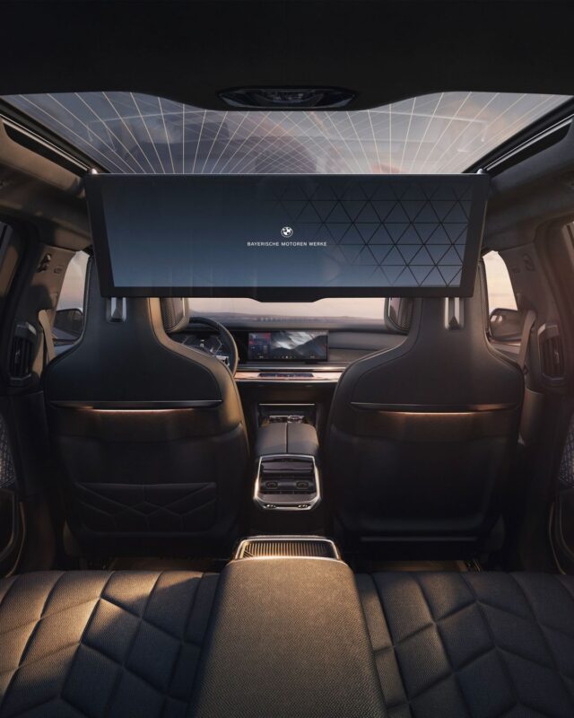 BMW i7