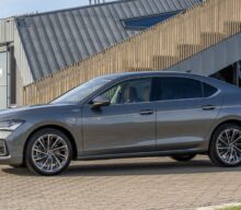 Škoda Superb Plug-in Hybrid primește o versiune cu performanță crescută și 272 CP