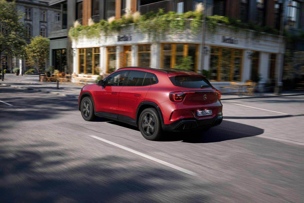 Noul Mercedes-Benz GLA electric