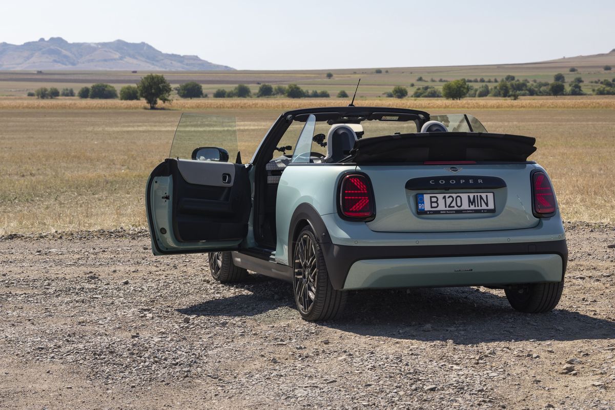 MINI Cooper Cabrio C