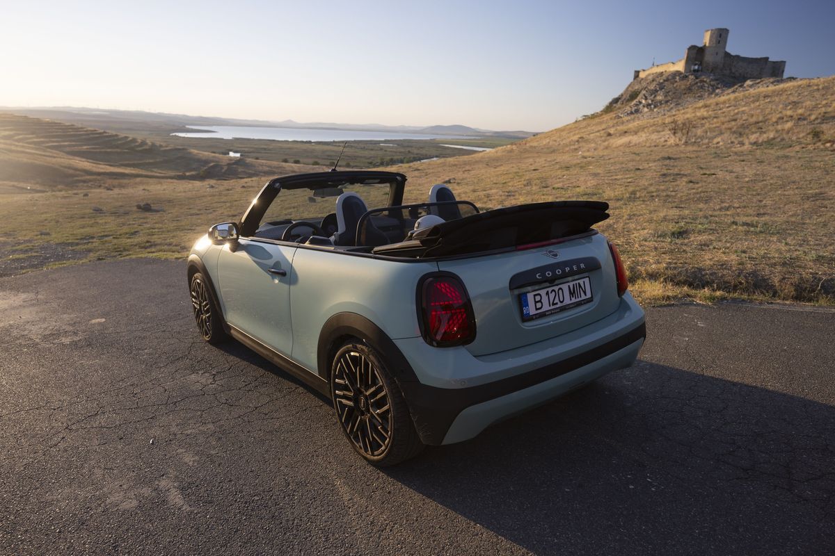 MINI Cooper Cabrio C