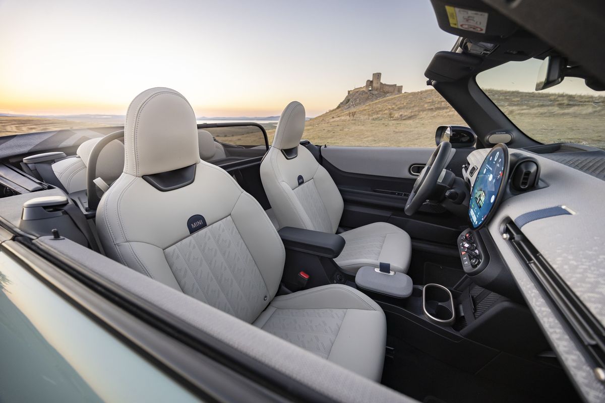 MINI Cooper Cabrio C