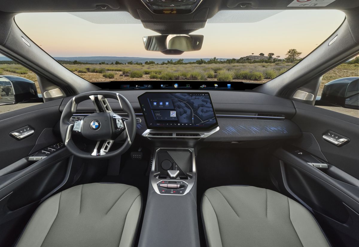 BMW iX4