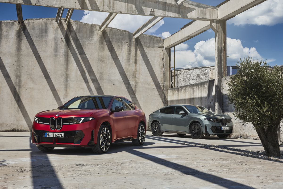 BMW iX4