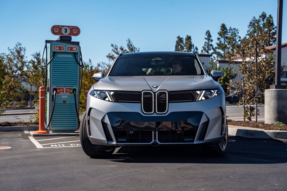 BMW iX5